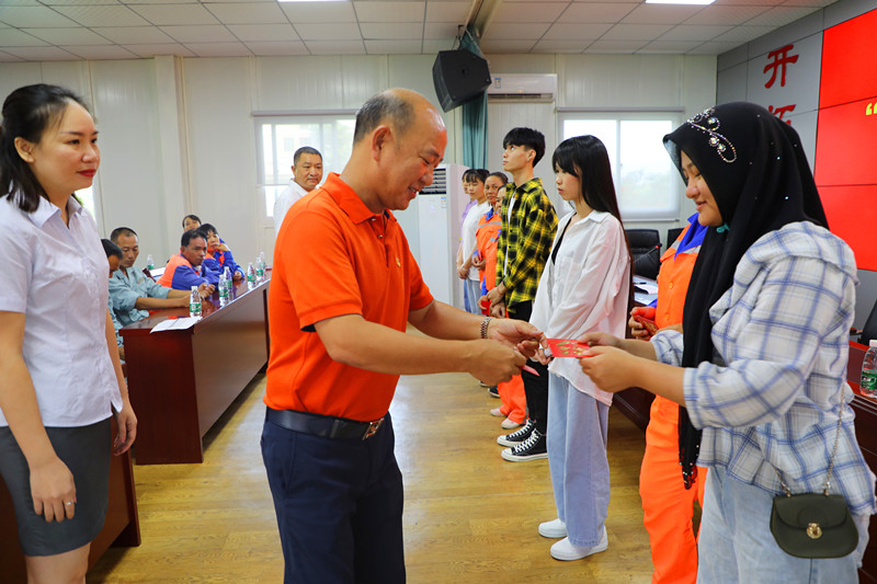 “金秋助學(xué)，圓夢(mèng)明佳！”明佳集團(tuán)黨支部及工會(huì)組織開展愛心助學(xué)活動(dòng)！